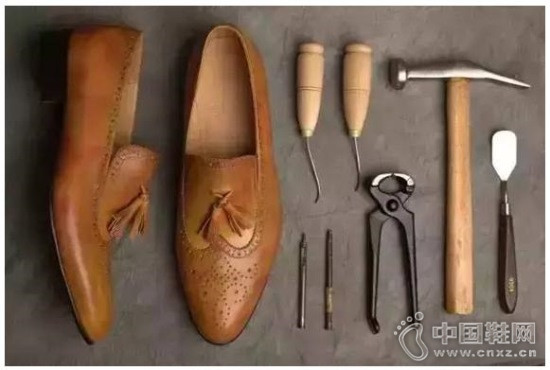 ����ѧ���к󣬾�������ڵ�һ��3d����Ь��