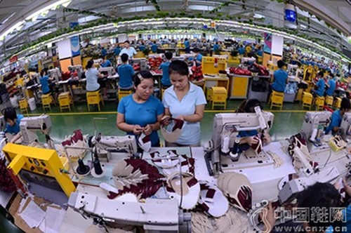 �˶�Ь����