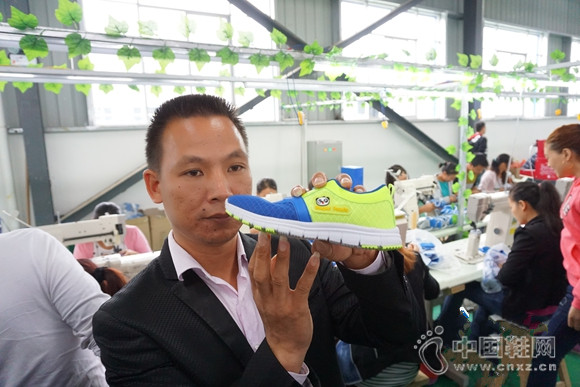 �³���չʾ����Ʒ�ơ������ܡ�Ь