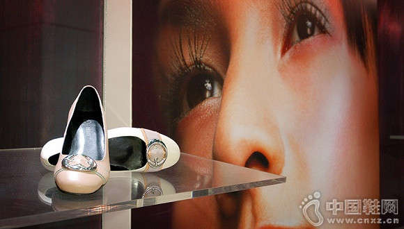 ƽ��һ������ҵ� ���й�Ь�����������ô��