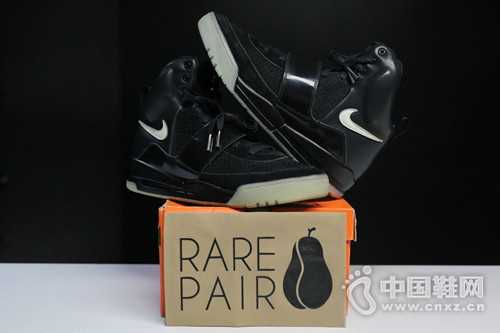 ȫ�����һ˫�� Nike Air Yeezy 1��Black Glow��Sample ���� eBay