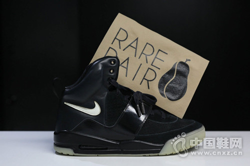 ȫ�����һ˫�� Nike Air Yeezy 1��Black Glow��Sample ���� eBay