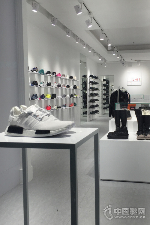 J-01 �Ϻ�ȫ�¸����