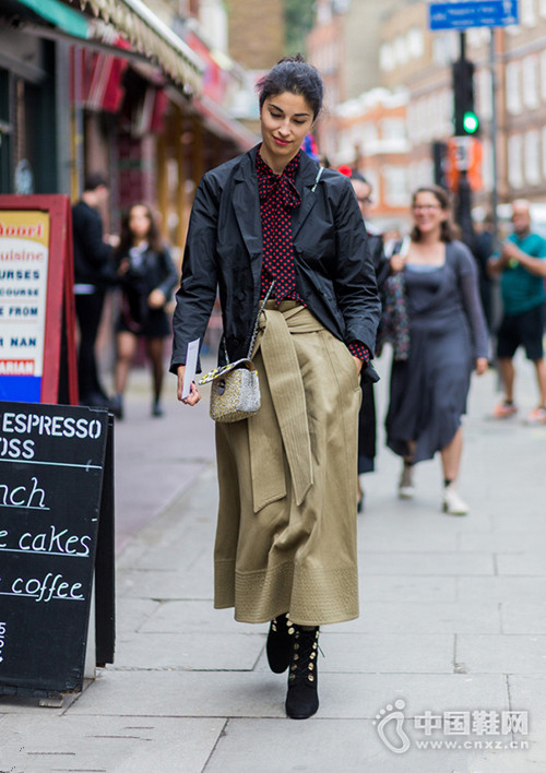 LFW����ح���׺�æ��Ҫʱ�ֻ��û��