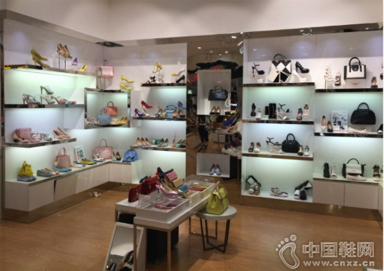 ����ūŮЬƷ�ƿ��꼾��������