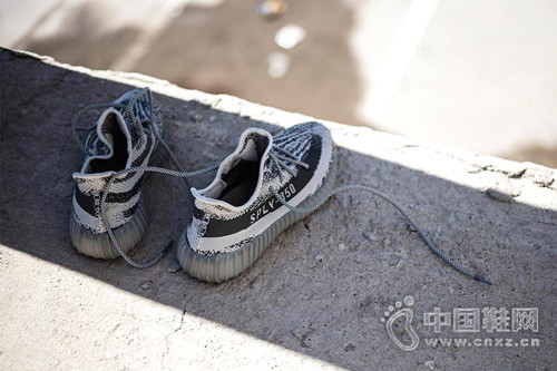 ����Ԥ�� Adidas Originals YEEZY BOOST 350 V2 ȫ�»�ɫ�汾