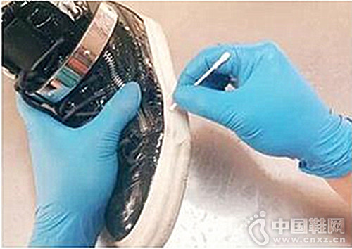 ��Ь�����߳��ġ����ˡ�