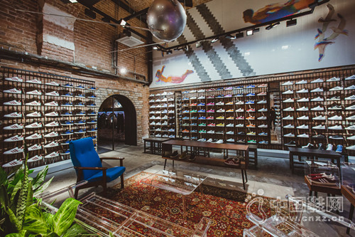 adidasĪ˹���׼��콢��