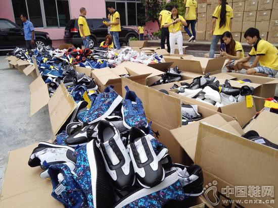 ��ݸЬ�����ټ�ֵ140��Ь