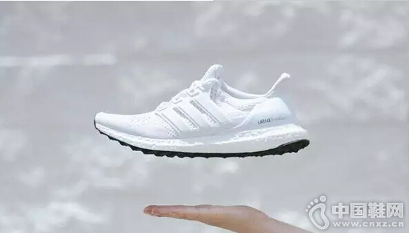 ��ʷ����ǿ��Ь��Adidas Ultra Boost
