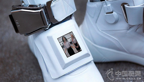 ά�亽�����ͷ�Ȳռ���Ь��