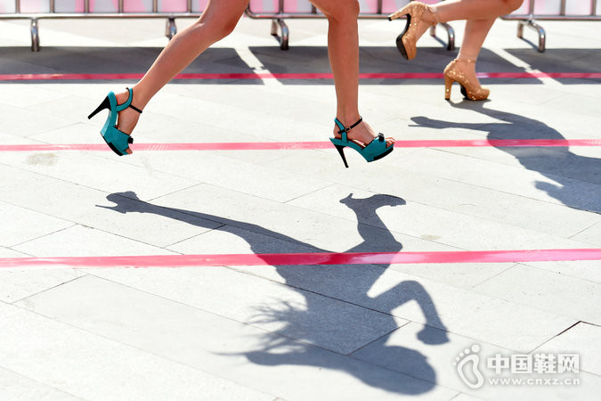 �߸�Ь���й�Խ��Խ����