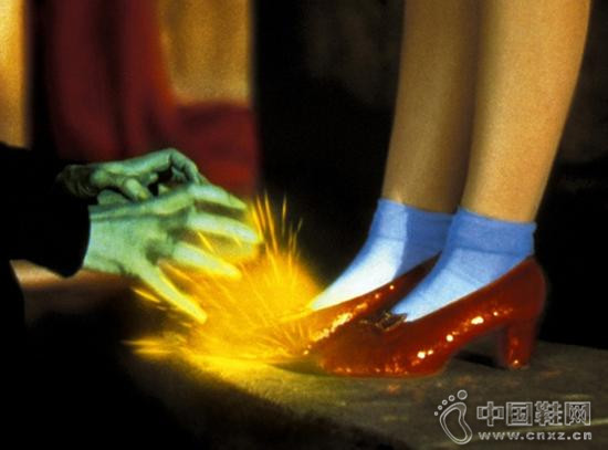 Ƭ�У�а�������Ů����Ҫ����챦ʯЬȴ��Ь�ӵ�ħ������