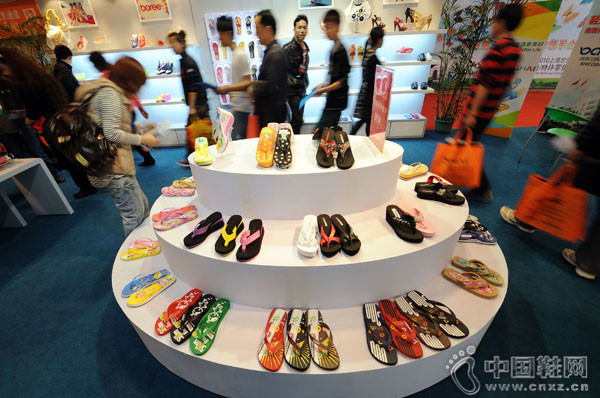 ����30���Ь����ҵ���Ÿ����������ɲ�