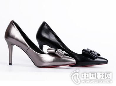 ����ū�������׼�ͷЬ