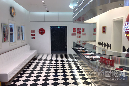 A Bathing Ape x Coca-Cola ����ϵ���ڼ��޶���