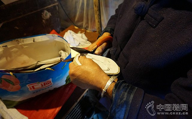 ��ͷЬ����