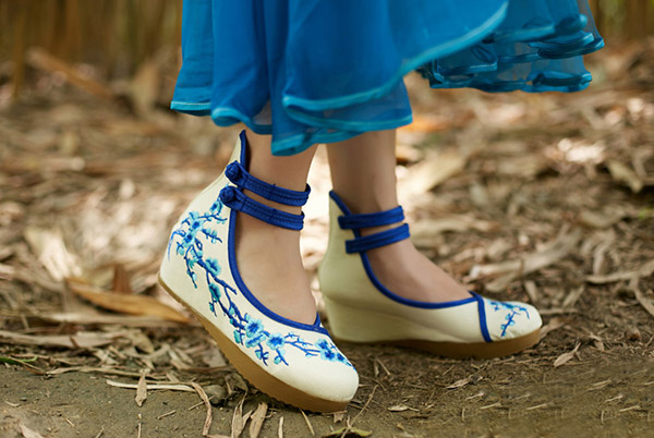 ����������