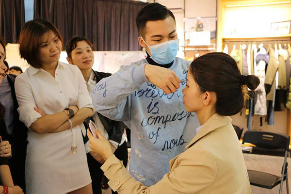 ����ū����