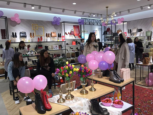 ����ū����