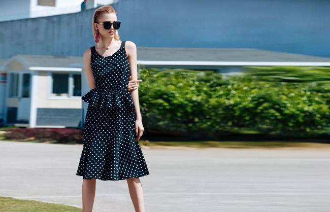 ����ū��ŮЬ