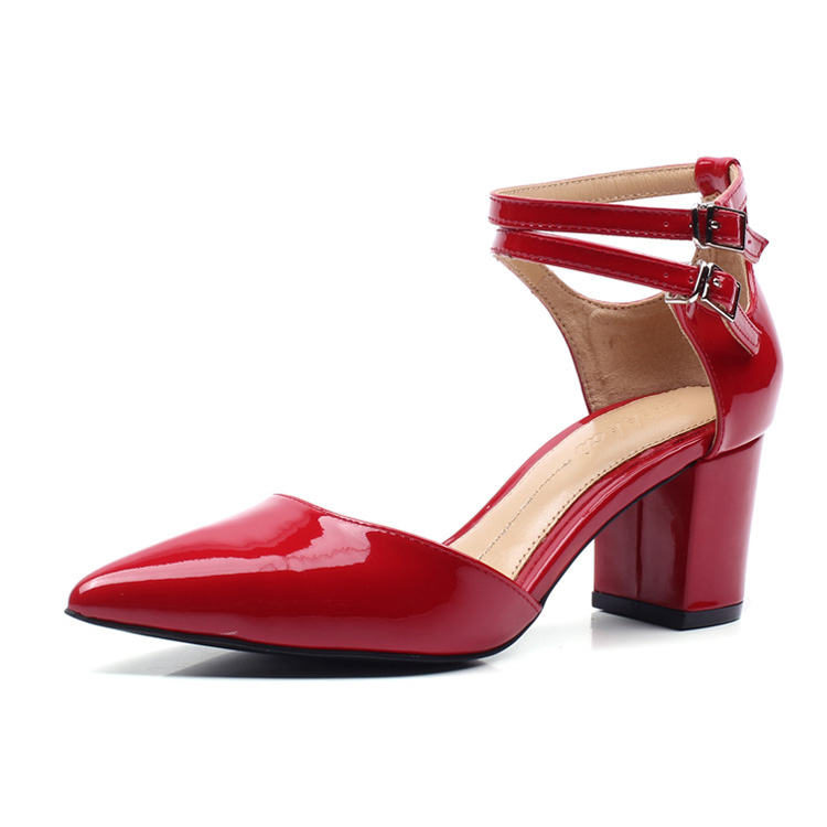 FEKKAIƷ��ʱ����Ь��ͷ��Ь