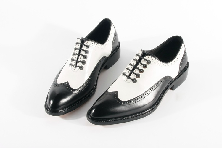 ��ʿ��ͷ�����촿�ֹ�ƤЬӢ�׺ڰ�ƴɫ��Ь�����������Ь̥ţƤ