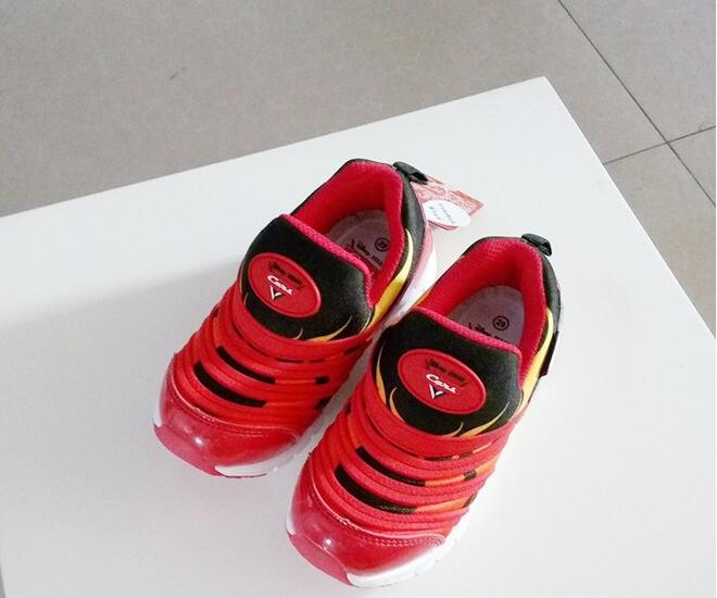 ��ʿ��ͯЬ����