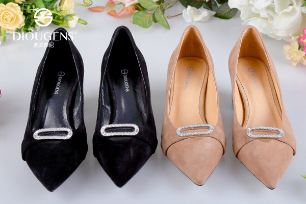 �㶫Ь�����̼��˴�������ŷĦ���ʱ��ŮЬƷ��ʵ����������