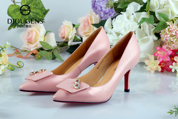 ���Ҿ�����óŮЬ���˵���ô���Ƴɱ�?��ŷĦ��Ʒ�Ƽ���Ͷ�ʳɱ���!