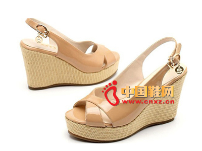 �������¿�ŮЬ���� ʱ�о���ɳɫ��ˮ̨���߸��¸�Ů��Ь