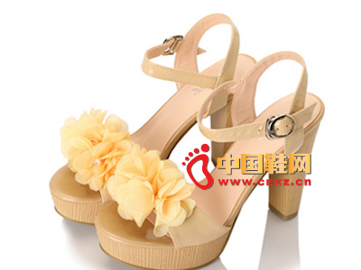 �������¿�ŮЬ���� ʱ�п���ɫ��ˮ̨����ϵ�۸߸�Ů��Ь