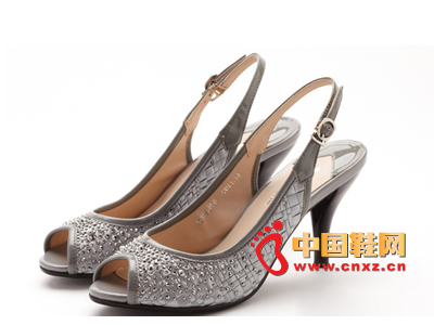 �������¿�ŮЬ���� ʱ�о�����ɫ�ο�����ϵ���и�Ů��Ь