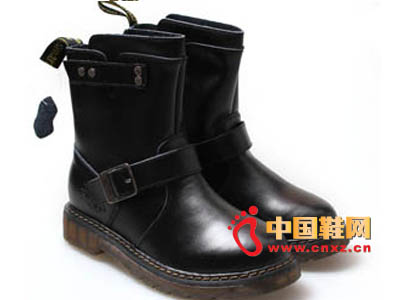 �������¿�ŮЬ���� ʱ�о�����ɫϵ�����е͸�Ů��ѥ