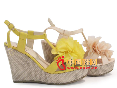 ����2013�����¿�ŮЬ���� ʱ�аٴ������黨��ϵ���¸�Ů��Ь