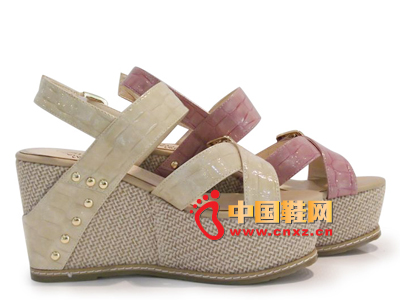 ����2013�����¿�ŮЬ���� ʱ�аٴ�������ϵ���¸�Ů��Ь