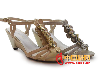 ����2013�����¿�ŮЬ���� �����ʱ������ϵ���¸�Ů��Ь