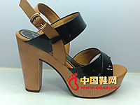 �ļ�ʱ��ŮЬ���¿�ʱ�к�ɫ��ˮ̨ϵ�۳��߸�Ů��Ь