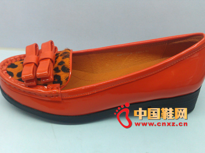 �＾ʱ��ŮЬ���¿�ʱ���ٺ�ɫ���ƺ����������и�Ů��Ь