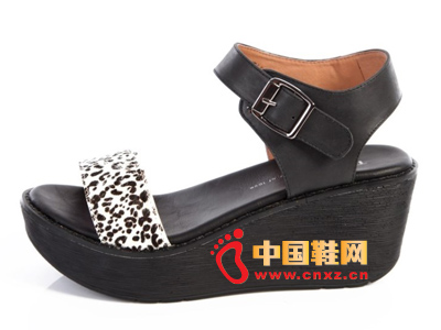 �ļ�ʱ��ŮЬ���¿�ʱ�����к�ɫϵ�ۺ���¸�Ů��Ь