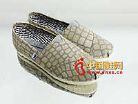 ����ɿ�2013�¿����л�ɫ�����Ʋ�Ь����