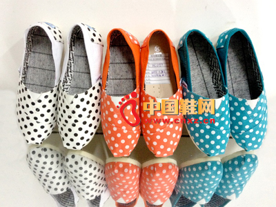 ����ɿ�2013�¿����е���Ʋ�Ь���� ��ɫ