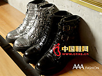 AAAʱ�����и߰�ϵ�۵�ͲŮѥ