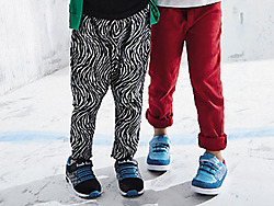 �ļ�����ɫħ����Ůͯ�����˶�Ь�¿�����