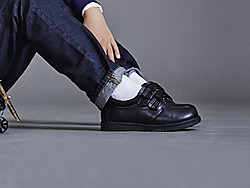 �ļ��ܺ�ɫħ������ʿƤЬ�¿�����