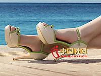 ˼Է2014�¿�ŮЬ ʱ����������ᳬ�߸���Ь