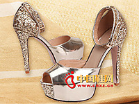 �ָ�2014�����¿�ŮЬ ���߸���ˮ̨ʱ����Ь