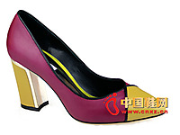 �޳�����2014�¿�ʱ�аٴ��ͷ�߸�ŮЬ