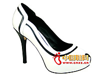 �޳�����2014�¿�ʱ�������ˮ̨�߸�ŮЬ