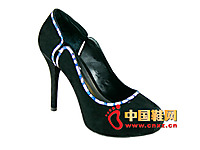 �޳�����2014�¿�ʱ������߸�ŮЬ